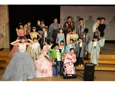 �t�H�g�X�^�W�I�^�[�g���A�t����s�J�Â̏Ⴊ���҃t�@�b�V�����V���[�ɋ��́B�v���̈ߑ��E�w�A���C�N�E�B�e�Ń��f����50���̋P�����v���f���[�X