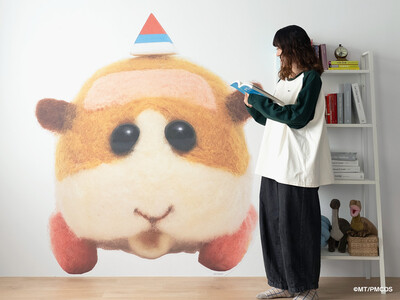 【PUI PUI モルカー】水だけで貼れるウォールステッカーに等身大サイズの教習ポテトほか、主要キャラクターの新デザイン登場、11月1日より販売開始！