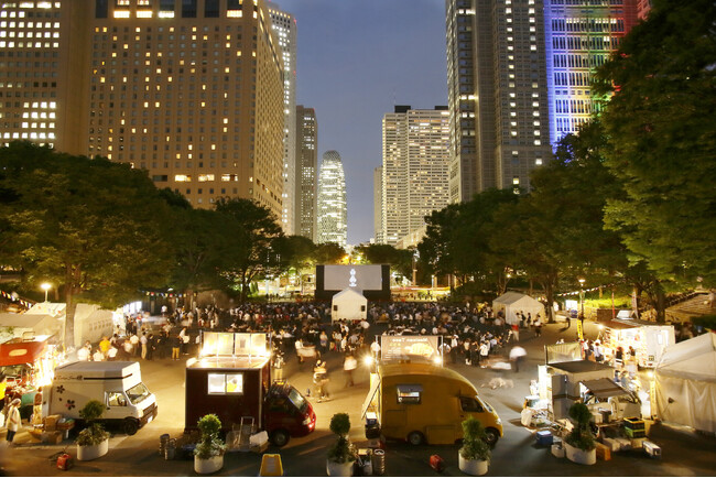 ６月３日～６日、「人」中心のまちへ、変わりゆく西新宿の夜景と共に名画を味わう「Screen @ Shinjuku Central Park」開催