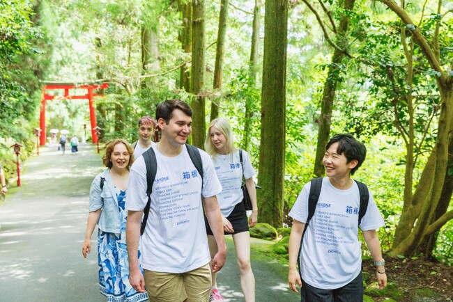 移動時間を“体験”として楽しめる、訪日外国人向け日帰りツアーを新たに展開 9月10日「Odakyu Official CHECKBOX TOUR with Guide」を発売