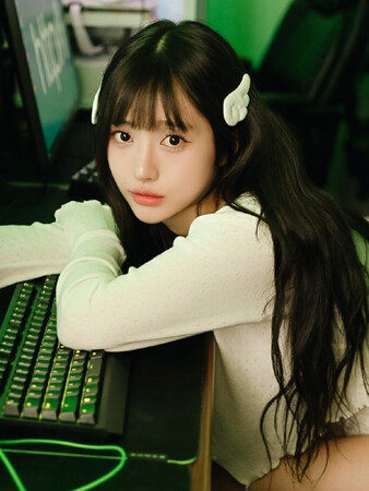 Utatane所属タレントHEEHEEが総フォロワー数700万人超えの女性アイドルグループ「http//i (ほっとぴー)」のビジュアルメンバーとしてデビュー決定！