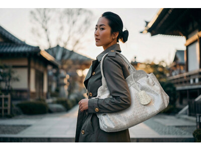 【240g!リンゴ1個分】西陣織を“普段使い”する贅沢。伝統工芸×ゴート革の超軽量「毎日持てる伝統」トートバッグ誕生。着物の日もデニムの日も。西陣織×友禅文庫