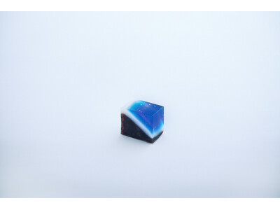七夕の世界を夏菓子に映し。七條甘春堂から今年も夏季限定羊羹『京羊羹 天の川』が登場。