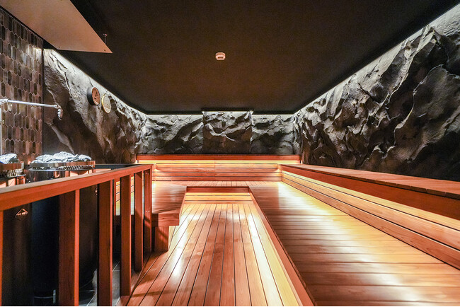 【没入】楽久屋とタッグを組み、RUSHが北海道・北広島に「雪と石」が響き合う異次元のサウナ空間を施工＆プロデュース。
