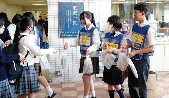 葛飾区内の高校生が主体となり『自転車ロック』啓発活動