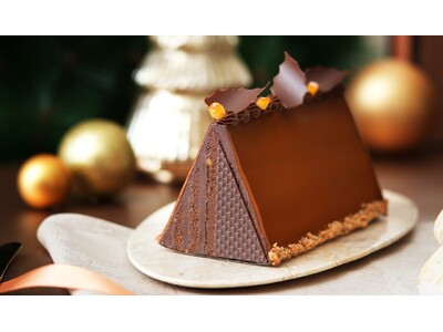 フランズチョコレートより、京都BAL店開業5周年を記念してクリスマスケーキ「FRAN’S PYRAMID CAKE」を新発売。