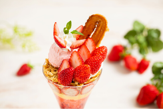 「ストロベリーフェア」で味わう、ホテルメイドの非日常。職人の技が織りなす珠玉のいちごスイーツとともに、春の訪れを楽しむ贅沢なひととき