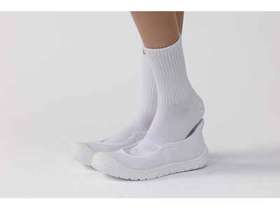 【チヨダ】新学期は上履きスパットで快適な学校生活を！手を使わずに立ったままスパッと履ける「上履き＋スパットシューズ」が新発売！