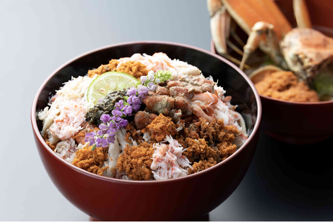 阪急うめだ本店12階「オールスターダイニング」に鳥取の蟹料理専門店「かにまつば」監修の“名物 ずわいがに丼”が登場