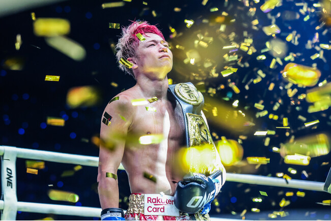 4月29日「ONE SAMURAI 1 ロッタンVS武尊」ロッタンとの激闘を制した武尊が暫定王者となり、引退の花道を飾る！
