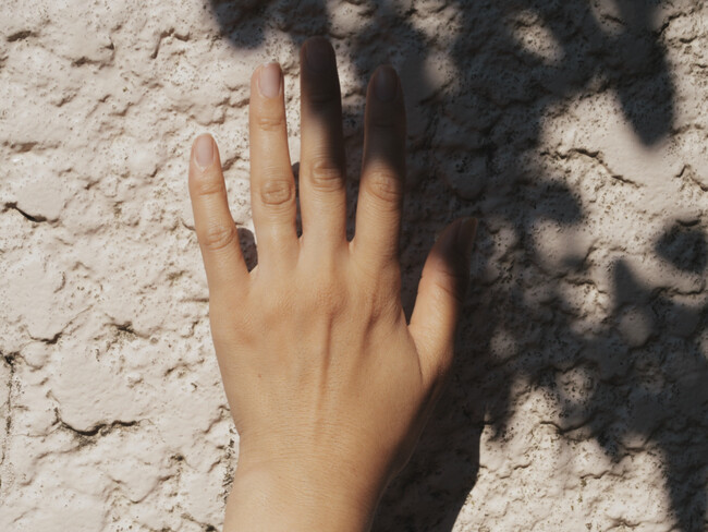 約9割もの人が、手の日焼けで困った経験があった！多機能エイジングケアハンドクリーム「H365」が、手のうっかり日焼けについてアンケートを実施。