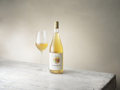 果皮浸漬200日以上のオレンジワインを含む3種のワインが新入荷！ヴィーニョ・ヴェルデの多彩な表現を追求するワイナリー「トレス・ロストス」新発売