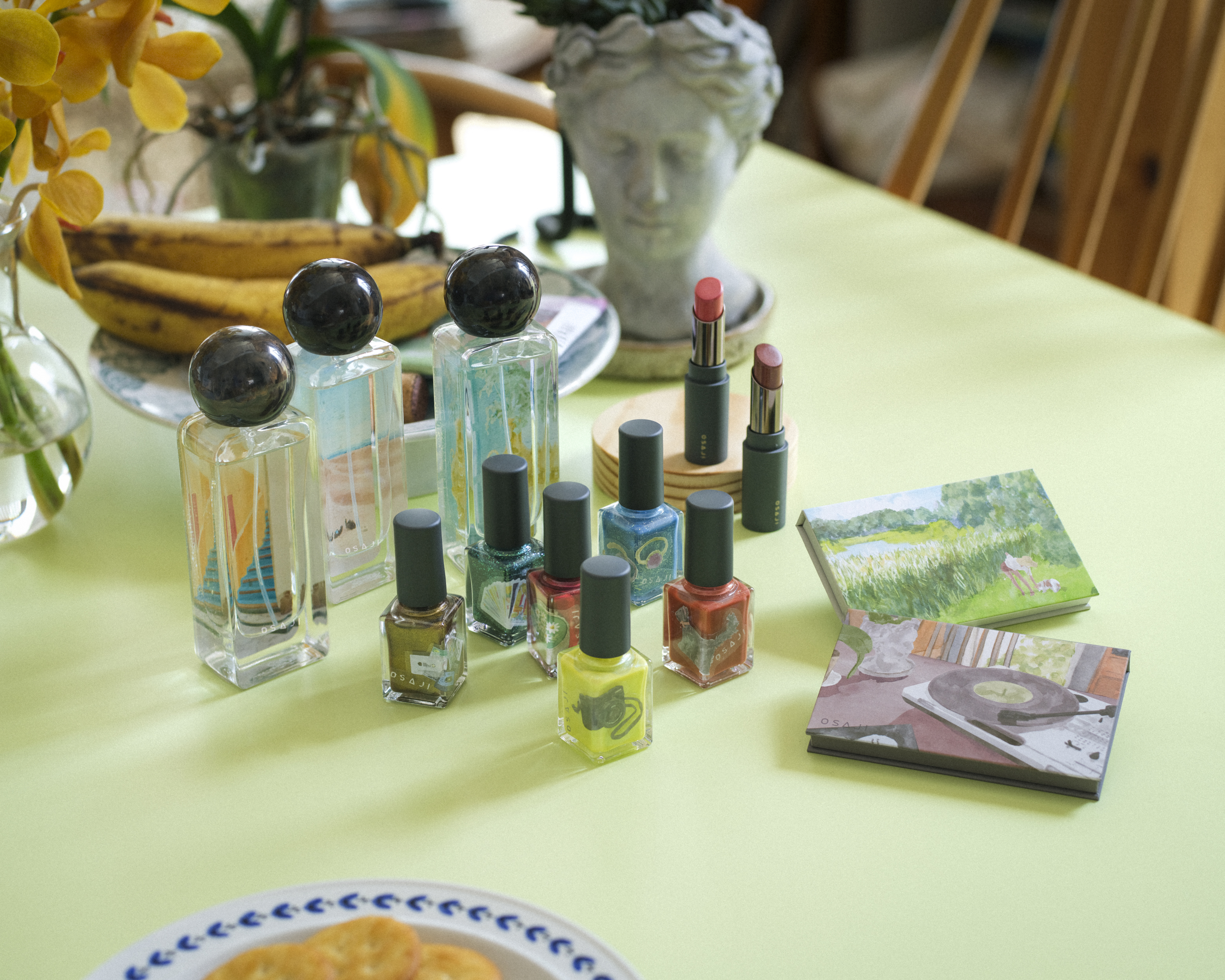 OSAJI（オサジ）より、2025 HOLIDAY MAKEUP COLLECTIONが2025年10月22日（水）より数量限定発売。