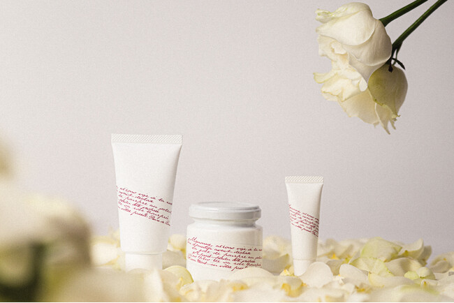 白いバラに想いを託して。OSAJI（オサジ）、母の日に向けた限定ギフトセットを2026年4月22日（水）より発売。