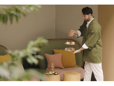 ホテルに咲く枝垂れ桜と桜アフタヌーンティーで春を満喫。 自然派ラグジュアリーリゾート「シックスセンシズ 京都」の 桜プロモーション