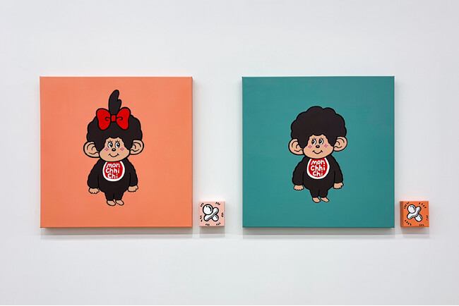 きくちゆうき氏の描く『もっと！モンチッチ』のモンチッチくんとモンチッチちゃんが、絵画作品になって登場です