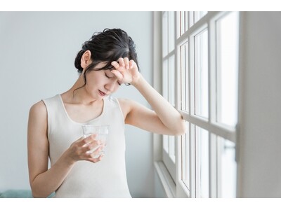 梅雨どきの不調、男女で4~6割が実感 セルフケアに悩む声も多数 梅雨だる対策に理学療法士考案の「絆創膏2...