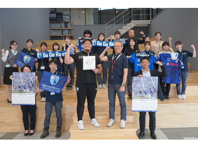 静岡ブルーレヴズ・郭 玟慶(カク・ブンケイ)選手が橋本組を訪問、初のプレーオフ進出を報告。