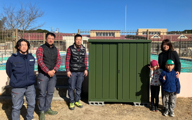 橋本組がこども園に防災倉庫を寄付