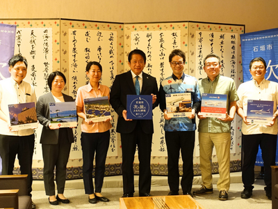 石垣市ふるさと納税、春フェア観光座談会、市長を囲み