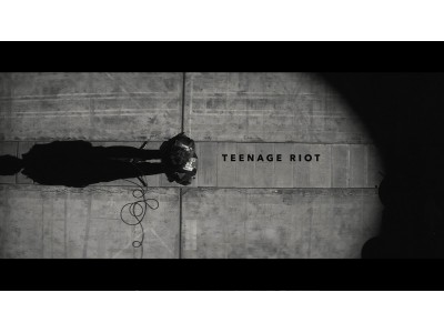 米津玄師、初のモノクロMV「TEENAGE RIOT」解禁!!幕張公演でMV