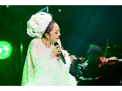 MISIA「星空のライヴXIII」東京公演で転倒ハプニングも、マイクは離さず圧巻のパフォーマンスを披露！...