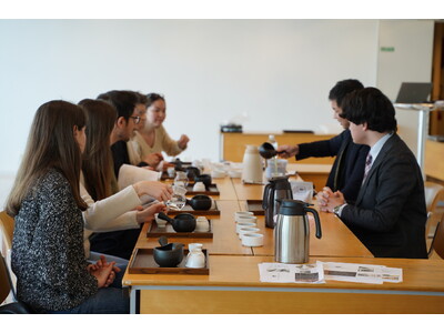 杉並の日本茶専門店・東京繁田園茶舗、パリ日本文化会館で「煎茶セミナー」を実施！パリの日本茶ファンが集結し、急須で淹れる文化を体験。抹茶ブームに終わらない日本茶文化の可能性を世界へ。