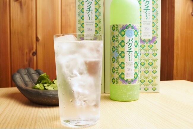 「好きか嫌いかじゃない、試すかどうかだ。」“飲むパクチー”も登場するパクチーフェアを期間限定開催｜純国産馬刺しと朝引き鶏 にほんいち 大阪堺筋本町店