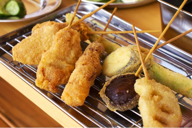 再開発が進む十三に新たなグルメスポット！ミナモ十三屋台村に『串カツ ま王』オープン｜串カツ ま王 ミナモ十三屋台村