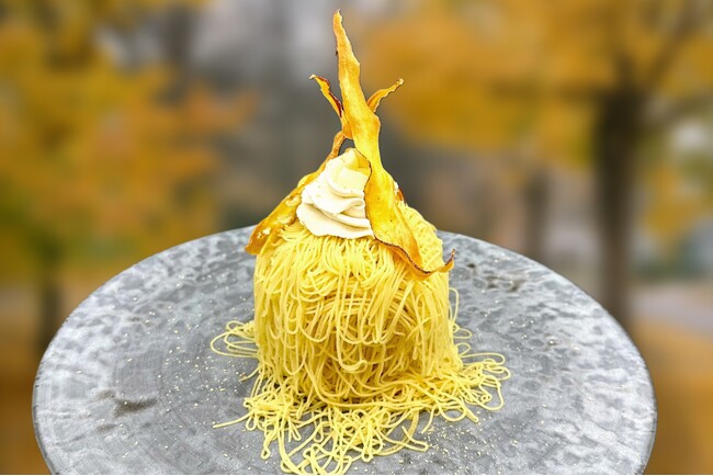 【サブリナ／叉焼春】“もう一度食べたい”の声にお応えして、秋限定の「五郎島金時さつまいもモンブラン」が10月22日より再登場！1mmの極細クリームを目の前で生搾り。繊細で上品な“ご褒美モンブラン”