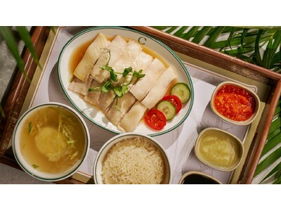 シンガポール発の名店【CHATTERBOX CAFE 丸の内店】、名物マンダリンチキンライスがオープン68日で累計7,777皿を記録！連日満席の人気店、春から新メニュー「ホッケンミー」も登場