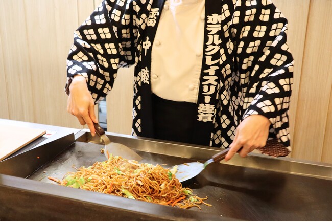 【ホテルグレイスリー浅草】朝食ビュッフェ6月1日(月)リニューアル 「鉄板焼きそば」で朝から浅草らしいお祭り気分を“食”で体験