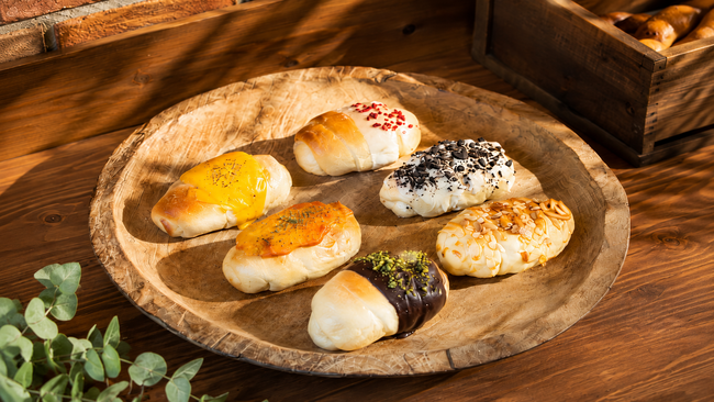 話題の韓国式ベーグル店「Mrs.BAGEL自由が丘店」から新展開！看板商品「サモエド」に続く猫の「ミロベーグル」＆話題の「進化系塩パン」が8月1日(土)より同時新登場！