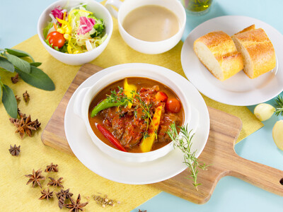 【福岡サンパレス ホテル＆ホール】香り立つ一皿で、初夏をすっきりリセット『スパイス＆ハーブで美味しく整う初夏』開催