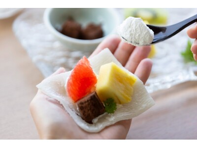 銀河に新登場！手のひらで完成する、上品なフルーツ大福体験「包んで食べるフルーツ大福」