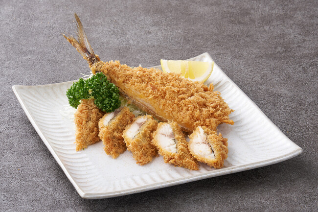 「長崎県産大きいアジフライ」を8/20(水)より期間限定で発売　～ふっくら肉厚、ボリュームたっぷり！通常の約2.5倍の重量で登場～