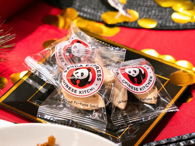 カリフォルニア発の「パンダエクスプレス」がフォーチュンクッキーを国内全店舗にて提供開始