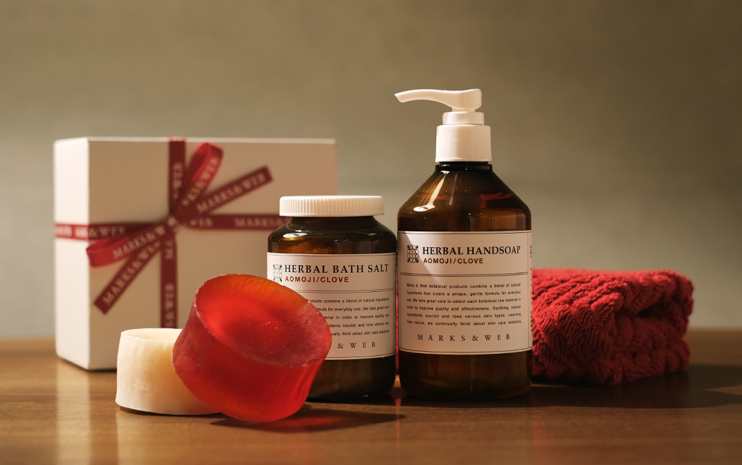 MARKS&WEB（マークスアンドウェブ）、クリスマス限定の香り「オレンジ/ゼラニウム」「アオモジ/クローブ」のアイテムを11月6日(木)発売