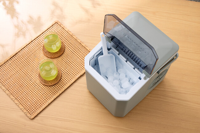 最短6分で製氷。「simplus」シリーズから新たな家庭用製氷機を新発売。