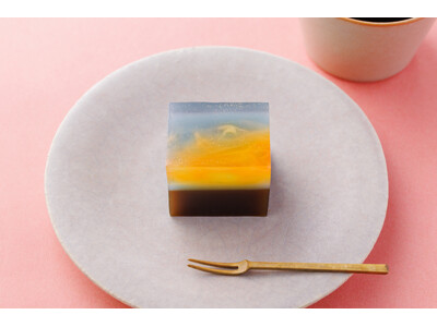 厳選一番茶を贅沢に練り込んだ、秋限定・ほうじ茶羊羹「茜」― 宍道湖の夕暮れを映す、香り高いひと切れ ―