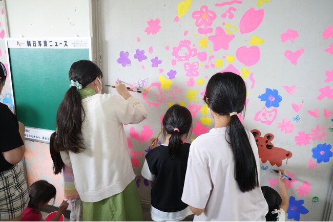 地域の子どもたちとともに学校の記憶を未来へつなぐ「校舎の思い出プロジェクト」を横浜市立二俣川小学校で実施