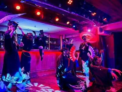 バーテン全員がプロダンサーの顔を持つエンタメバー「傷ついたダンサーが集まるBARキズキ」 “和”と“洋”...