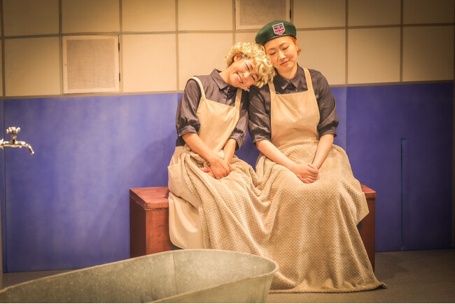 ���āh���_�ُ�h�Ƃ��ꂽ��l�̏�����`������Y�ȁ@�������C���g���h���m�n�i�w�G�A�X�C�~���O�x�ĉ��@�V�A�^�[���p�ԓ`�ɂĊJ���ԋ�