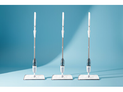 年末の大掃除がこれ1本！？床も窓もラクに拭ける軽量680gの高機能スプレーモップが新登場！