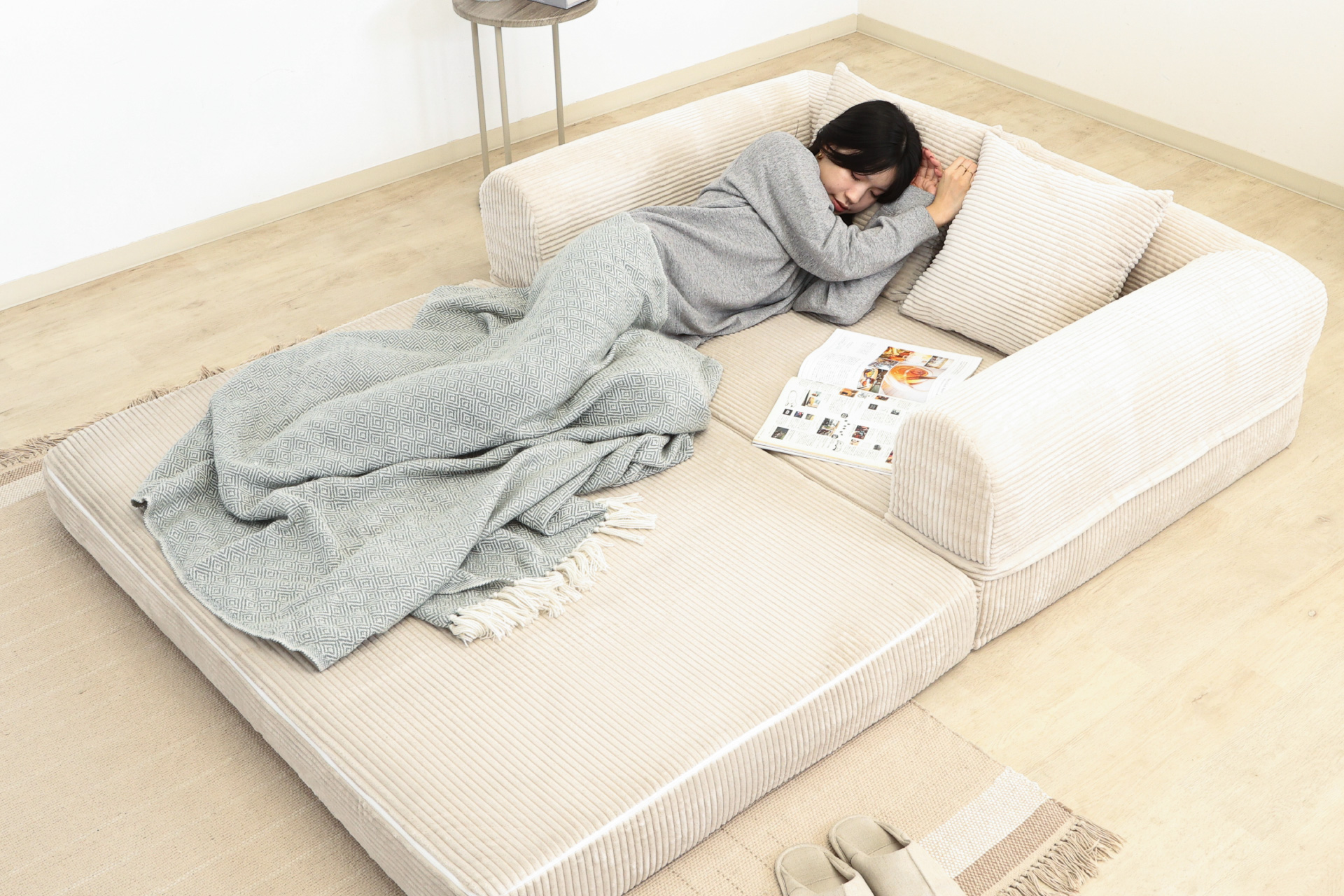 「脱力の新習慣」をテーマにした「だらりんソファ」を新発売。ソファとベッドの2W…