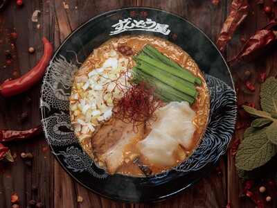 関西発の「ラー麺ずんどう屋」×「すするか、すすらんか。」初のコラボレーション！旨・辛・痺がクセになる、本...