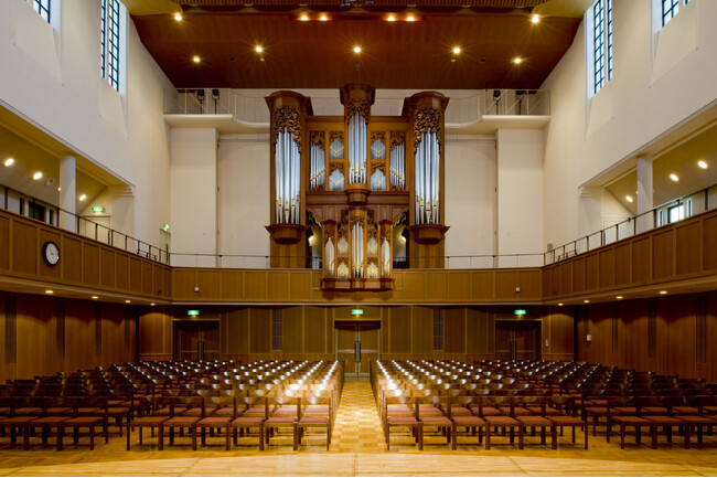 夏休み、フェリスホールと茅ヶ崎恵泉教会のオルガンを知ろう！「C×Organ」パイプオルガンを訪ねる旅