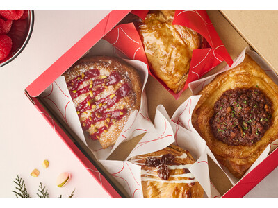 【ホリデー限定】サクサク詰まった“赤い箱”でテーブルを華やかに！パーティーでシェア！RINGO「ホリデーセット」が登場