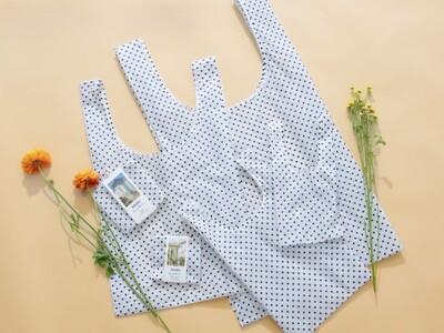 【ロンハーマン】BAGGUとの第五弾となるコラボレーション。白地にネイビーが映えるクリーンで軽やかなドット柄が登場