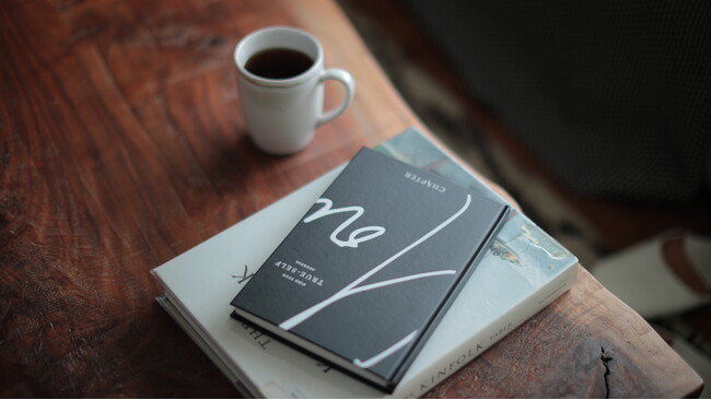- コーヒーでミシュランを目指す BARISTA MAP Coﬀee Roasters -書く瞑想「CHAPTER」とコラボ “自分と向き合う”コーヒータイム